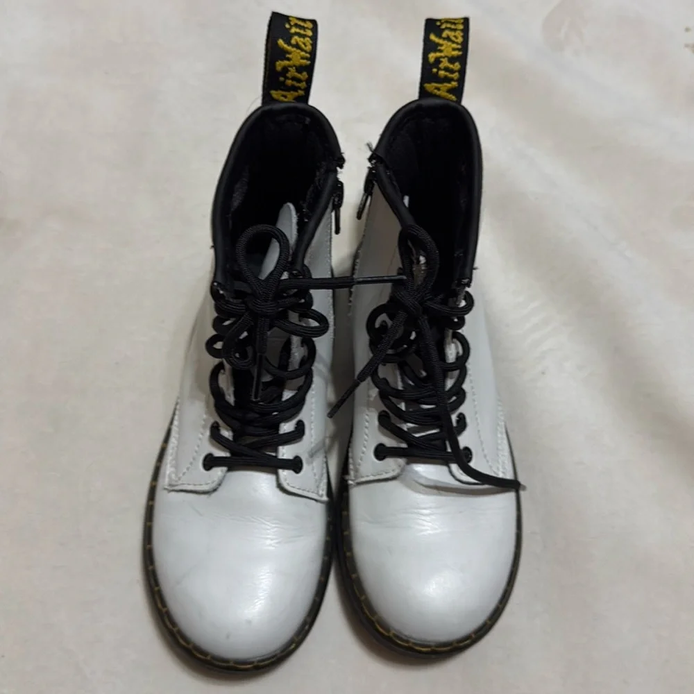 Dr. Martens Zavala J Youth Girls - Picture 1 of 11
